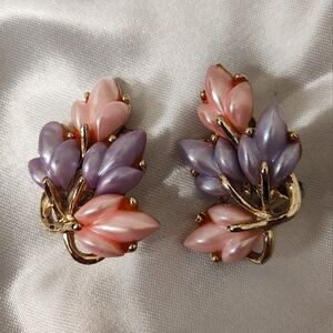 Vintage Elegant Gold Tone Pink and Purple Floral Clip On Earrings